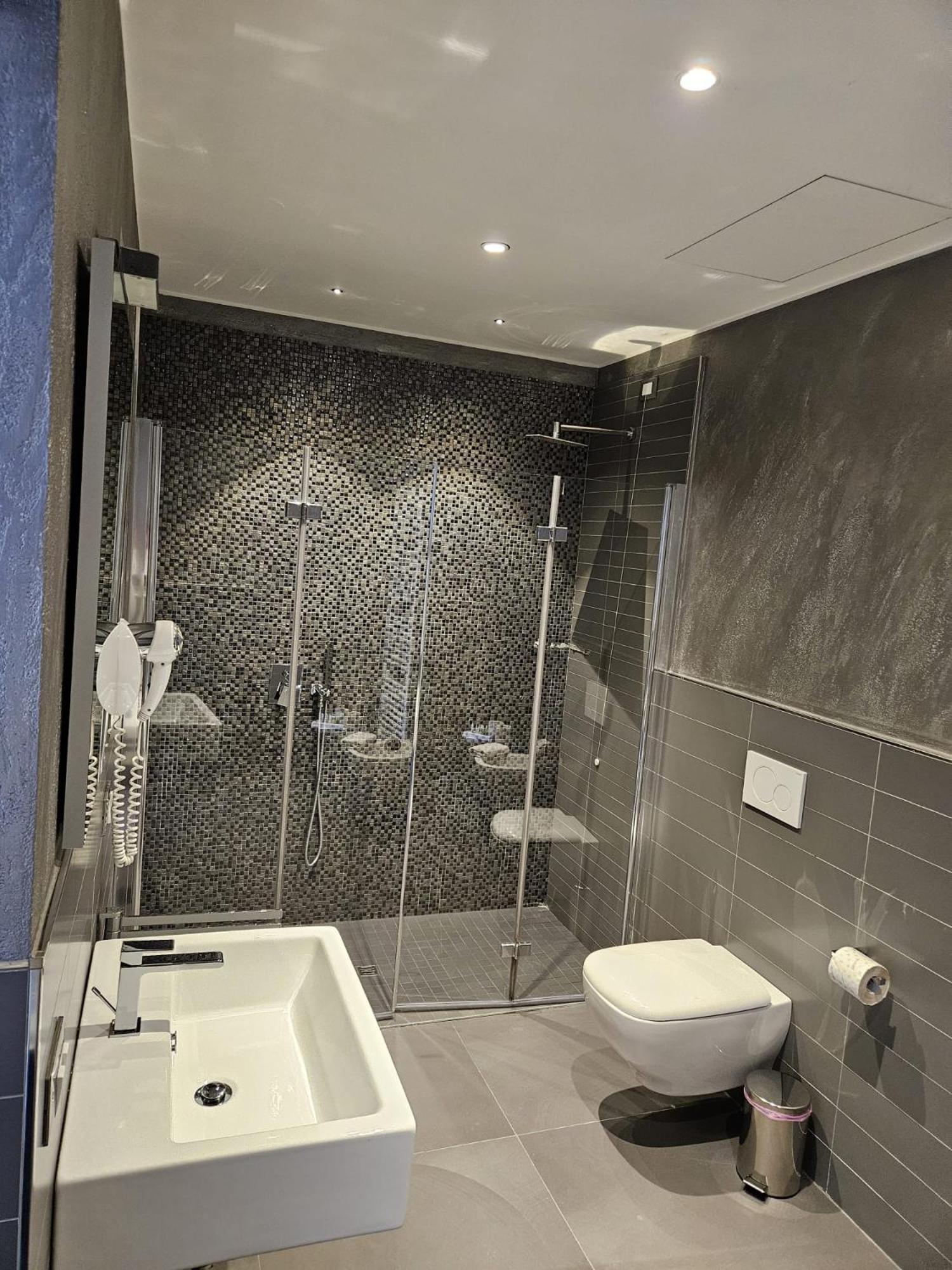 Prima Fila Premium Guest House ซานเรโม ภายนอก รูปภาพ